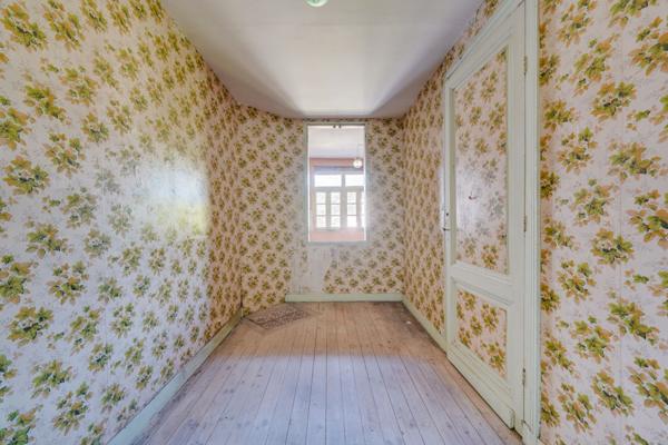 Bordeaux (33100) Immeuble de 2 lots de 102m2 habitables avec jardin et sous-sol