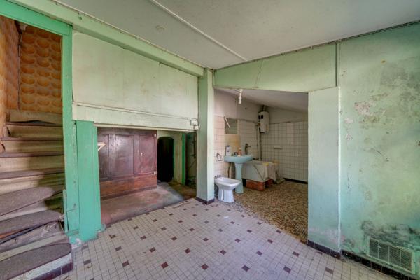 Bordeaux (33100) Immeuble de 2 lots de 102m2 habitables avec jardin et sous-sol