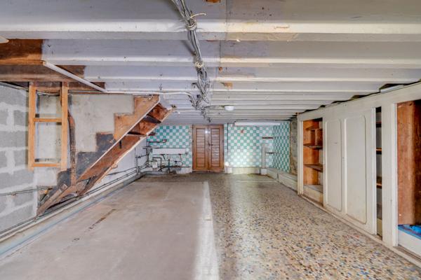 Bordeaux (33100) Immeuble de 2 lots de 102m2 habitables avec jardin et sous-sol