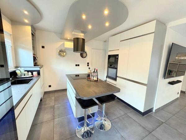 Collonges (01550) Maison avec Garage Collonges