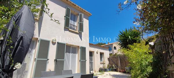 A vendre- A 300m de la plage! Maison T3 plus garage à Sanary-sur-mer 83 110(Var).