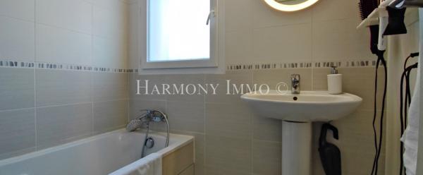 A vendre- A 300m de la plage! Maison T3 plus garage à Sanary-sur-mer 83 110(Var).