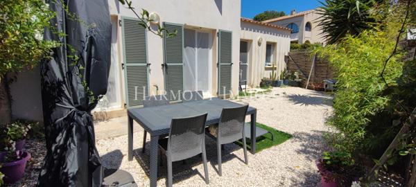 A vendre- A 300m de la plage! Maison T3 plus garage à Sanary-sur-mer 83 110(Var).