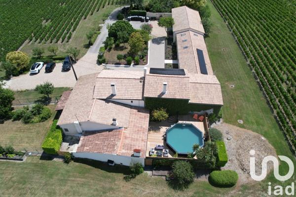 Domaine 11 pièces de 390 m² à Saint-André-de-Cubzac (33240)