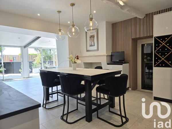 Domaine 11 pièces de 390 m² à Saint-André-de-Cubzac (33240)