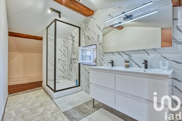 Domaine 11 pièces de 390 m² à Saint-André-de-Cubzac (33240)