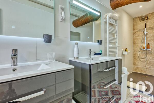 Domaine 11 pièces de 390 m² à Saint-André-de-Cubzac (33240)