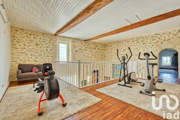 Domaine 11 pièces de 390 m² à Saint-André-de-Cubzac (33240)