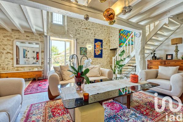 Domaine 11 pièces de 390 m² à Saint-André-de-Cubzac (33240)