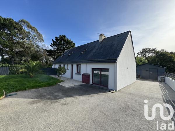 Maison traditionnelle 8 pièces de 200 m² à Landaul (56690)