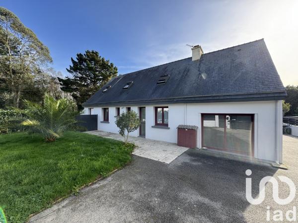 Maison traditionnelle 8 pièces de 200 m² à Landaul (56690)