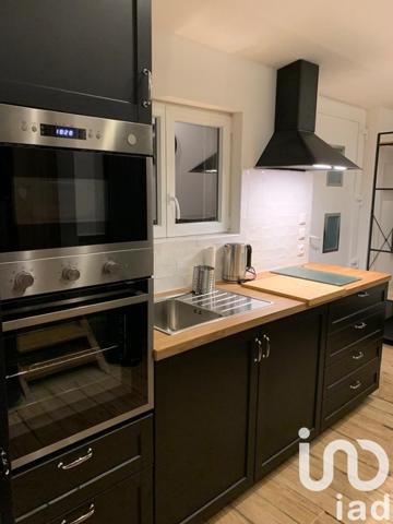 Maison traditionnelle 8 pièces de 200 m² à Landaul (56690)