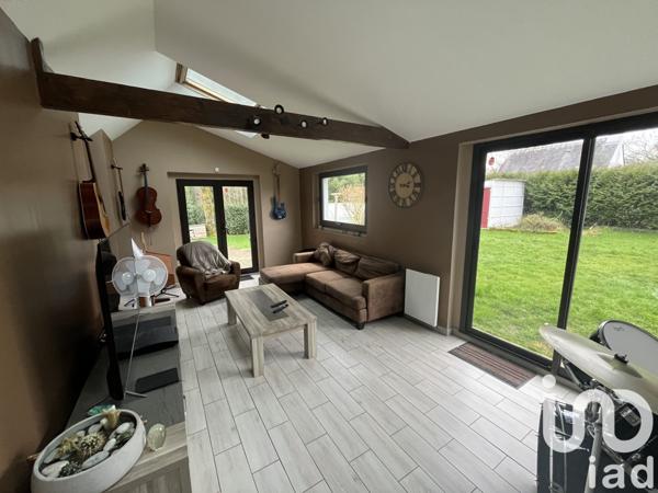 Maison traditionnelle 8 pièces de 200 m² à Landaul (56690)