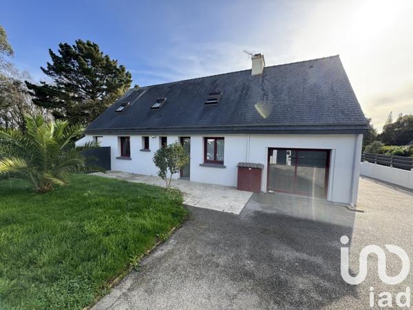 Maison traditionnelle 8 pièces de 200 m² à Landaul (56690)