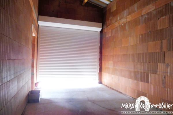 TERRAIN VIABILISE AVEC GRAND GARAGE - 20MN ROYAN