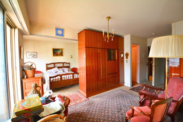 Appartement deux pièces avec balcon et cave