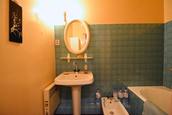 Appartement deux pièces avec balcon et cave