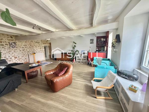 MAISON EN PIERRE 4 CHAMBRES + DÉPENDANCES A MELLE VUE IMPRENABLE !