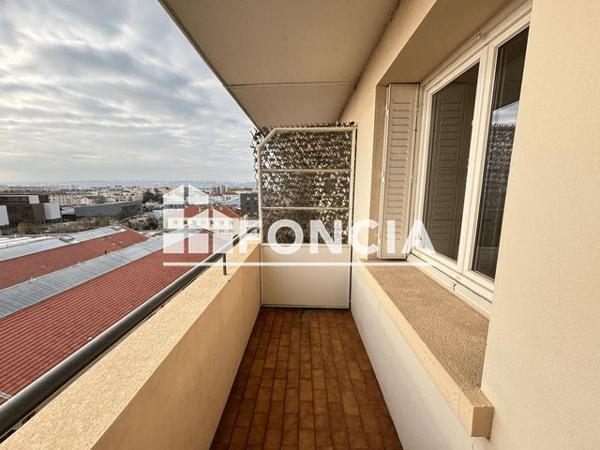 Location Appartement 3 pièces 78.79 m² - 145 AVENUE LACASSAGNE Lyon 69003