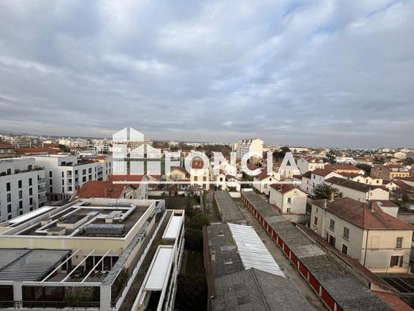 Location Appartement 3 pièces 78.79 m² - 145 AVENUE LACASSAGNE Lyon 69003