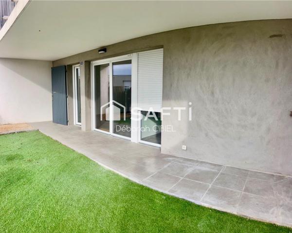 Appartement deux pièces avec extérieur et parking privatif