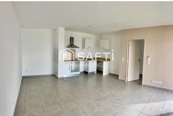 Appartement deux pièces avec extérieur et parking privatif