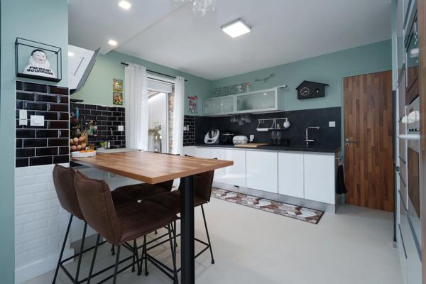 Maison T5 atypique et pleine de charme à POUSSAN ( 34)
