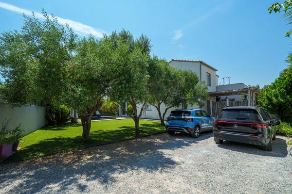 Maison T5 atypique et pleine de charme à POUSSAN ( 34)