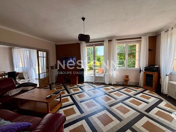 A vendre - Maison avec studio indépendant, grange et jardin sans vis-à-vis - 10 pièces - Saint-Hilaire-du-Bois - D5941