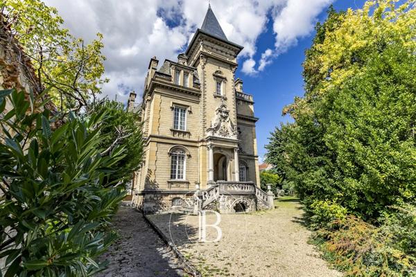 Compiègne, Maison  350 m² à vendre