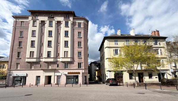Chambéry (73000) Appartement T2 - 3ème étage - rue piétonne - centre historique Chambéry - Savoie