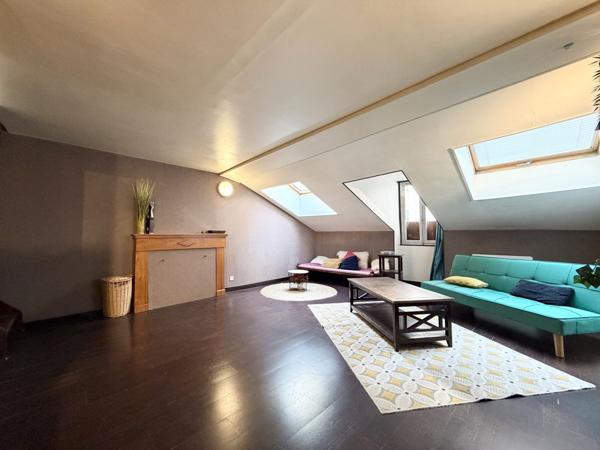 Chambéry (73000) Appartement T2 - 3ème étage - rue piétonne - centre historique Chambéry - Savoie