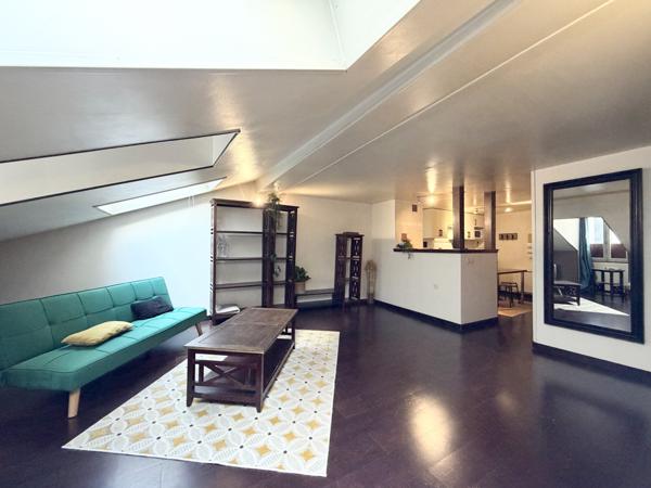 Chambéry (73000) Appartement T2 - 3ème étage - rue piétonne - centre historique Chambéry - Savoie