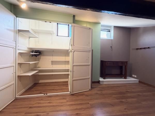 Chambéry (73000) Appartement T2 - 3ème étage - rue piétonne - centre historique Chambéry - Savoie