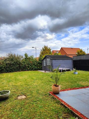 À Lesquin – Semi-individuelle récente avec grand jardin et panneaux photovoltaïques