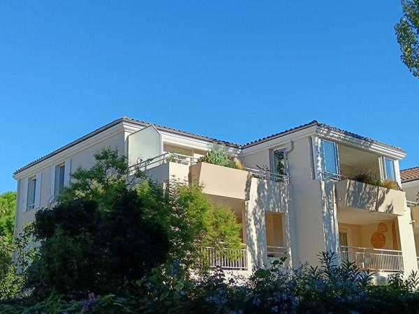 Appartement T4 de 78,81m² avec terrasse, loggia, garage et PK