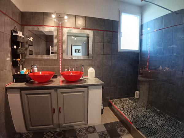 Appartement T4 de 78,81m² avec terrasse, loggia, garage et PK