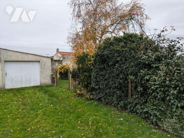 LES HERBIERS - Terrain à bâtir non viabilisé de 495 m² entre Les Herbiers et La Gaubretière, à ...