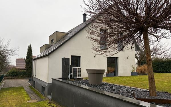 Maison à vendre    4 pièces •  Berrwiller