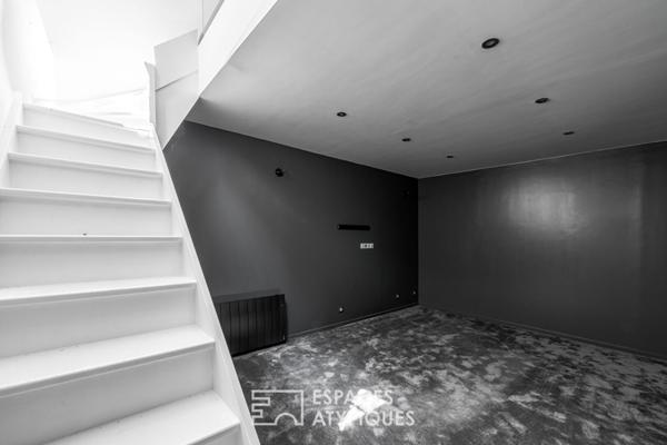 Rez-de jardin avec terrasses et véranda, rue de la Colonie