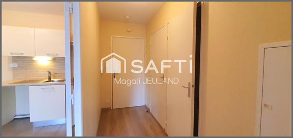 APPARTEMENT AVEC BALCON , JOLIE VUE , ENVIRONNEMENT AGREABLE