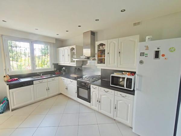 Maison mitoyenne 1 côté Oignies 175 m²