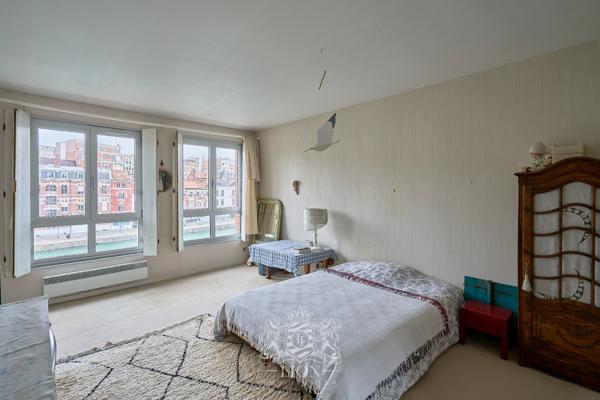 Rare:Quai du Wault, duplex balcon et parking.Garage possible