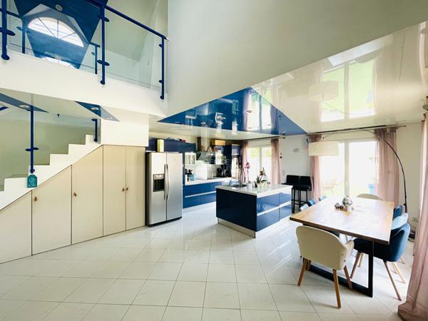 Maison Conflans Sainte Honorine 7 pièce(s) 120 m2 €399 900 ** - Référence 7599