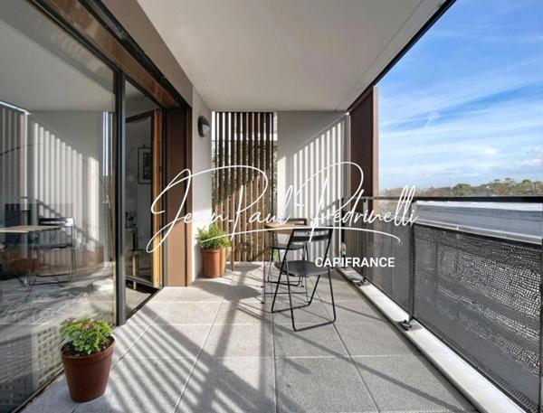 LYON 8 MERMOZ - T3 contemporain 64,5 m² – DPE B – Grand balcon 9 m² – Garage en supplément – Métro D – Tram T6 – Bus C15 & PL1