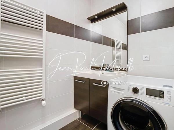 LYON 8 MERMOZ - T3 contemporain 64,5 m² – DPE B – Grand balcon 9 m² – Garage en supplément – Métro D – Tram T6 – Bus C15 & PL1