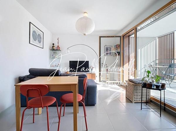 LYON 8 MERMOZ - T3 contemporain 64,5 m² – DPE B – Grand balcon 9 m² – Garage en supplément – Métro D – Tram T6 – Bus C15 & PL1