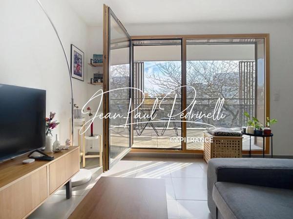 LYON 8 MERMOZ - T3 contemporain 64,5 m² – DPE B – Grand balcon 9 m² – Garage en supplément – Métro D – Tram T6 – Bus C15 & PL1