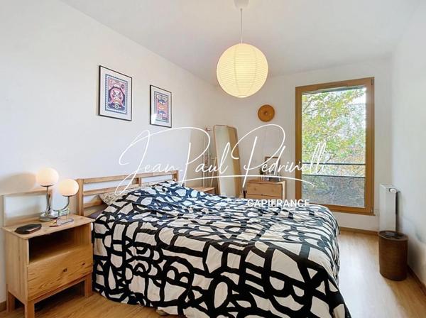 LYON 8 MERMOZ - T3 contemporain 64,5 m² – DPE B – Grand balcon 9 m² – Garage en supplément – Métro D – Tram T6 – Bus C15 & PL1