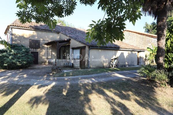 Maison en pierre, vue sur la vallée